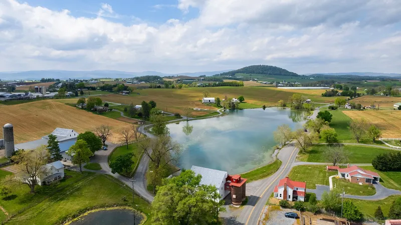 Cầu thủ Dayton tạo cơ hội ghi bàn trước West Virginia Cầu thủ Dayton tạo cơ hội ghi bàn trước West Virginia